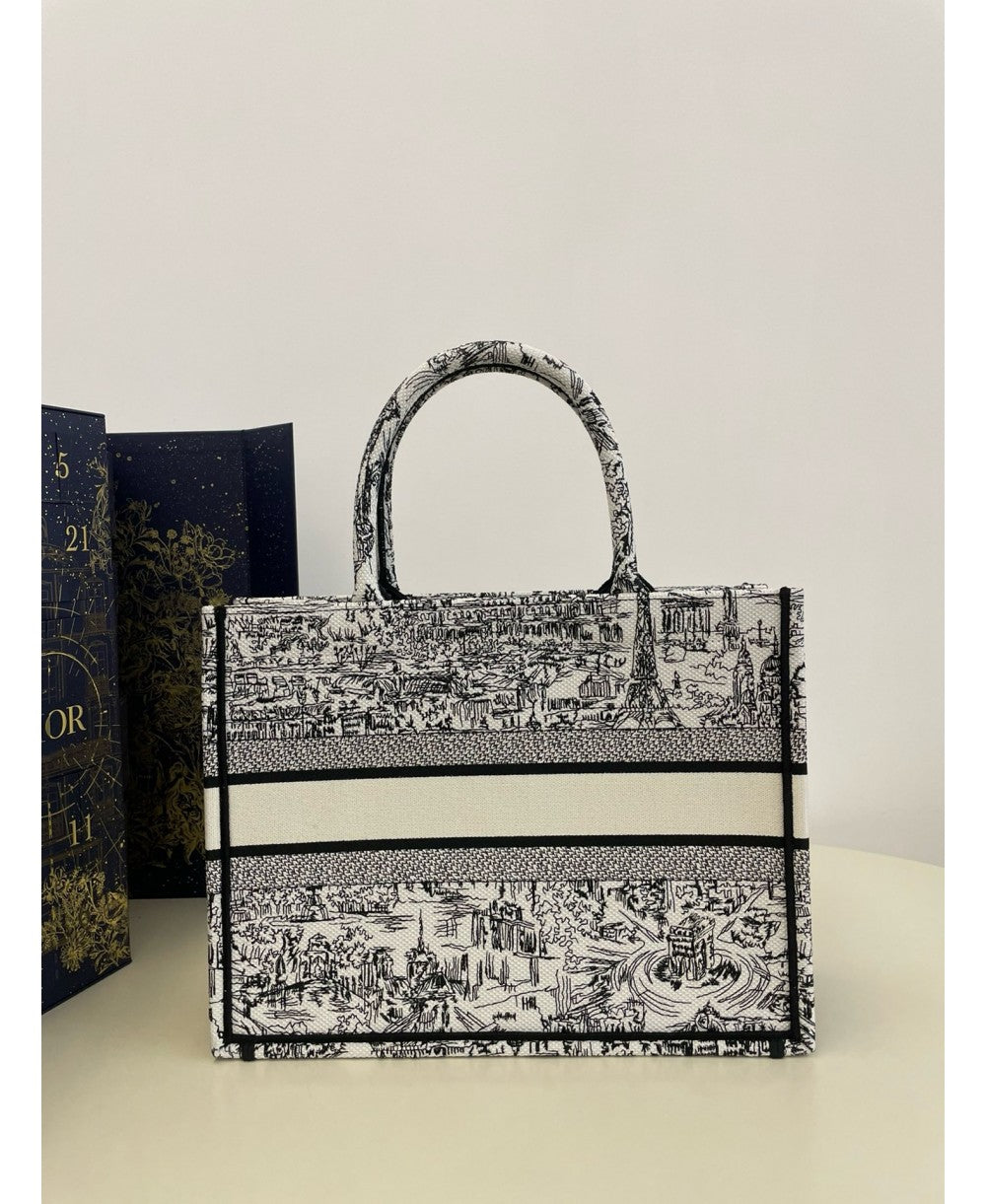 CHRISTIAN DIOR Medium Dior Book Tote