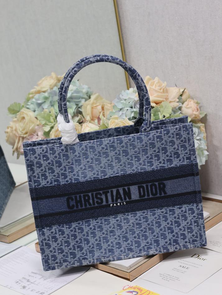 CHRISTIAN DIOR Medium Dior Book Tote