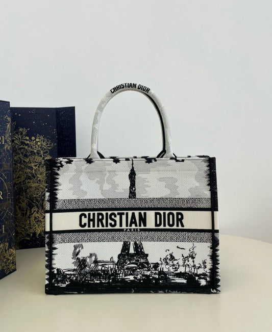 CHRISTIAN DIOR Medium Dior Book Tote