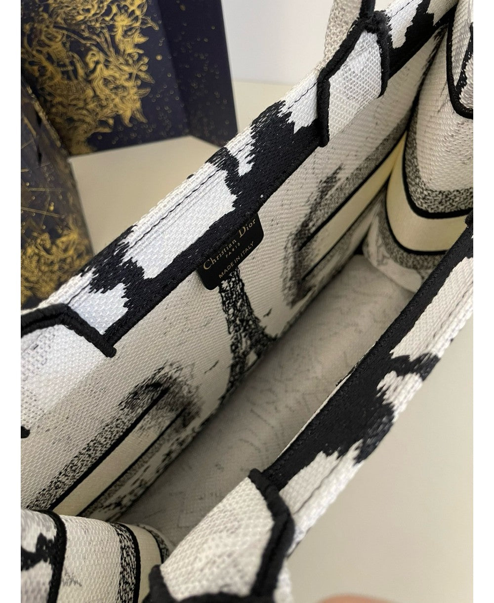 CHRISTIAN DIOR Medium Dior Book Tote