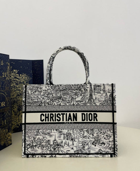 CHRISTIAN DIOR Medium Dior Book Tote